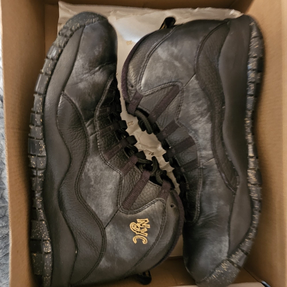 Men's AIR JORDAN Retro 10; Black & Gold; Size 10.5